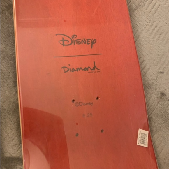 DIAMOND X CO DISNEY MICKEY MOUSE LMTED SKATEBOARD - Picture 6 of 6